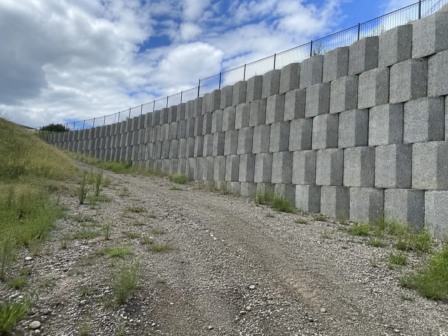 Christchurch segmental block retaining walls with a uniform finish